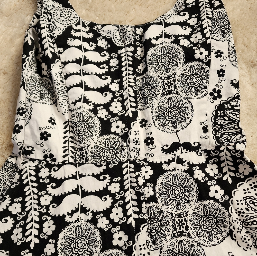 Black and white dress - Picture 5 of 6